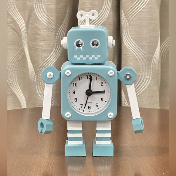 Robot Alarm Clock, Stainless Metal Desktop Creative Clock with Flashing Eyes - Picture 8 of 11